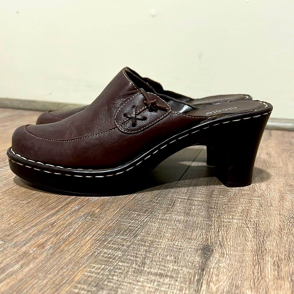 Women’s Nicole Clogs